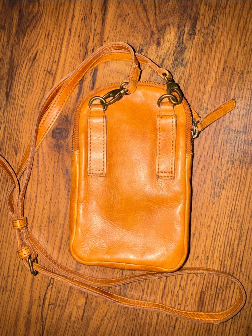 Vilenca Men's Tan Woven Leather Messenger Crossbody